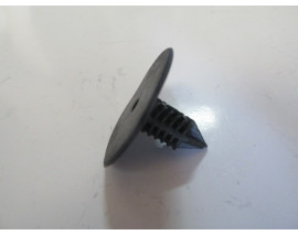 UNIVERSAL UNIVERSAL-; ÇAMURLUK DAVLUMBAZ KLİPSİ (RENAULT/DACIA) (SİYAH)