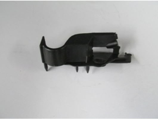 AUDI A4- 13/15; ÖN TAMPON BRAKETİ İÇ SOL (YAN KULAĞA TAKILAN) (PLASTİK) (TW)