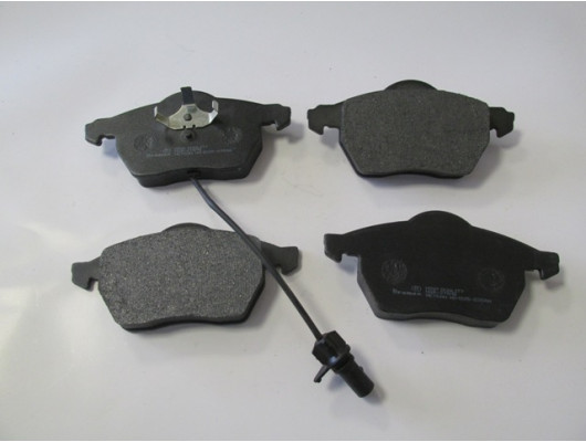 AUDI A6- 05/09; ÖN FREN BALATASI 1,8T/1,9/2,0/2,4/2,8(1KABLOLU)DİSK)156,4X73,8X19,6/74,1X19,6)BRAMAX