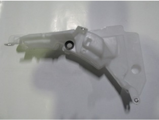 AUDI A6- 09/11; ÖN CAM SU BİDONU/DEPOSU (TW)