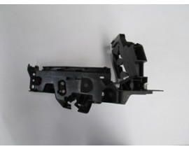 AUDI Q5- 10/12; FAR ALT BAĞLANTI BRAKETİ KÖŞE SOL PLASTİK (BFN)