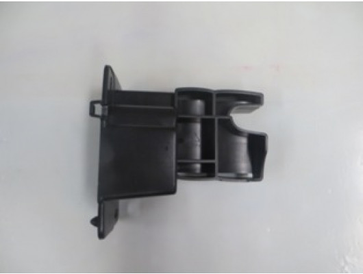 RENAULT CLIO- 4- HB- 13/16; ÖN TAMPON İÇ BAĞLANTI BRAKETİ SAĞ PLASTİK