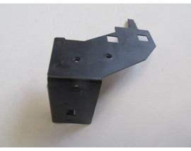 RENAULT CLIO- 4- HB- 13/16; ÖN TAMPON ÇAMURLUK BAĞLANTI BRAKETİ SOL (SAC) (EAGLE BODY)