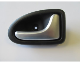 RENAULT MEGANE- 1- 99/02; ÖN KAPI İÇ AÇMA KOLU SAĞ ELCEĞİ GÜMÜŞ GRİ