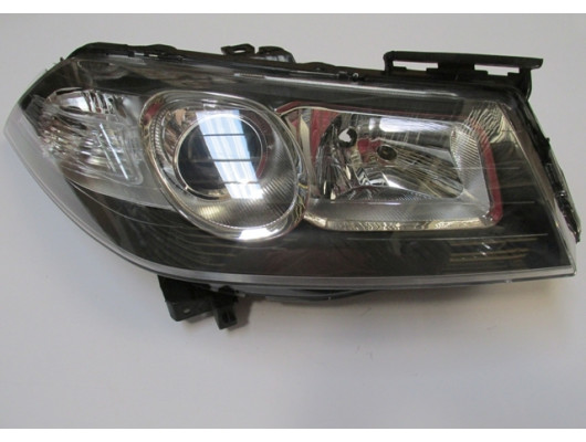 RENAULT MEGANE- 2- 07/09; FAR LAMBASI SAĞ ELEKTRİKLİ/MOTORSUZ SİYAH MERCEKLİ MAKYAJLI(AYFAR(E MARKLI