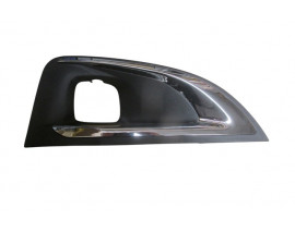 (YENİ ÜRÜN!!!)PEUGEOT 3008- 17/20; SİS LAMBA ÇERÇEVESİ SAĞ NİKELAJ ÇITALI (TW)