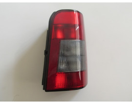 PEUGEOT PARTNER- 96/02; STOP LAMBASI SAĞ KIRMIZI/FÜME (BAGAJ KAPAĞI YUKARIYA AÇILAN TİP) (MARS)