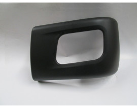 MITSUBISHI CANTER- FUSO- 13/23; ÖN TAMPON UCU SOL SİYAH (SİS DELİKLİ) (FPI)