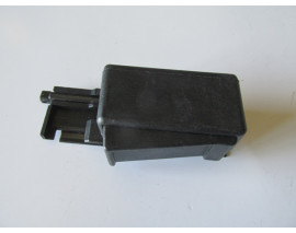 FIAT DOBLO- 06/10; ARKA KAPI CAM KİLİTLEME MANDALI SOL (SÜRGÜLÜ KAPI)