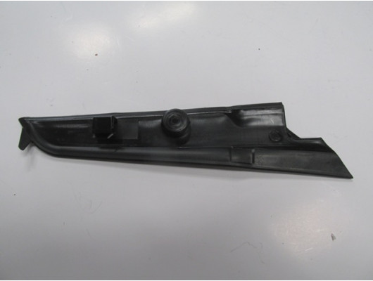 FIAT GRANDE PUNTO- 06/12; ÖN CAM KENAR PLASTİĞİ SAĞ (SİLGİ PANELİ/TESPİT PLASTİĞİ) SAĞ
