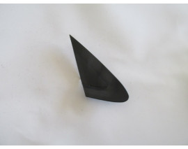 FIAT GRANDE PUNTO- 06/12; KAPI AYNA MUSKASI SAĞ (ÇAMURLUK ÜST ÜÇGEN PLASTİĞİ)