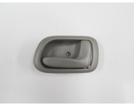 TOYOTA COROLLA- AE111- 99/00; ÖN KAPI İÇ AÇMA KOLU SAĞ (AÇIK GRİ) (TYG)