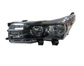 TOYOTA COROLLA- NDE180- 13/16; FAR LAMBASI SOL ELEKTRİKLİ/MOTORSUZ/LEDLİ/NİKELAJ ÇITALI (E MARKLI)