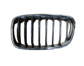 BMW 1 SERI- F20- 12/15; ÖN PANJUR SOL NİKELAJLI/İÇ PETEKLERİ SİYAH (TYG)