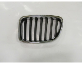 BMW X1- E84- 13/15; ÖN PANJUR SOL NİKELAJLI/ İÇ PETEKLERİ SİYAH
