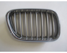 BMW X5- E53- 04/06; ÖN PANJUR SAĞ NİKELAJLI (PETEKLERİ GÜMÜŞ GRİ)