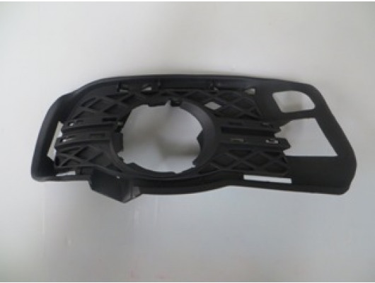 MERCEDES C CLASS- W204- 07/11; SİS LAMBA KAPAĞI SAĞ SİS DELİKLİ (TW)