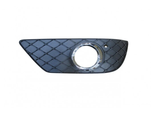 MERCEDES C CLASS- W204- 11/13; SİS LAMBA KAPAĞI SAĞ SİYAH (SİS DELİKLİ/NİKELAJ ÇERÇEVELİ) (TW)