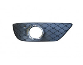 MERCEDES C CLASS- W204- 11/13; SİS LAMBA KAPAĞI SOL SİYAH (SİS DELİKLİ/NİKELAJ ÇERÇEVELİ) (TW)