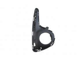 TOYOTA YARIS- 17/20; SİS LAMBA KAPAĞI SAĞ ÇITASIZ/SİS DELİKLİ (TYG)