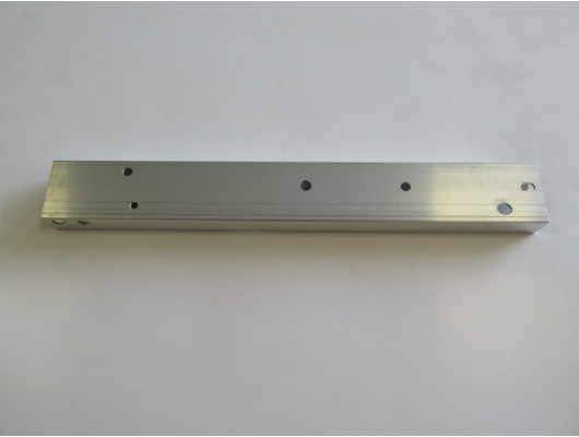 MERCEDES A CLASS- W176- 11/17; ÖN PANEL BAĞLANTI BRAKETİ SAĞ (BÜYÜK)