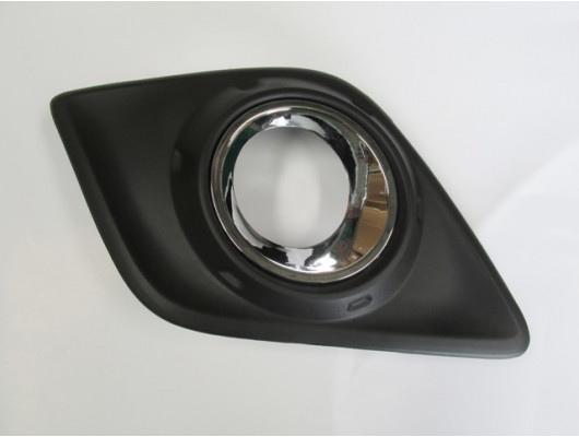 TOYOTA HILUX- PICK UP- 15/19; SİS LAMBA KAPAĞI SAĞ SİS DELİKLİ (SİS YUVASI NİKELAJLI) (CASP)