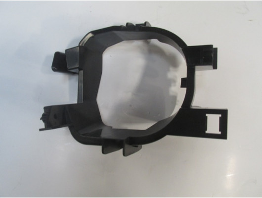 NISSAN PICK UP- NAVARA- 16/22; SİS LAMBA ÇERÇEVE BRAKETİ SOL PLASTİK (CASP)