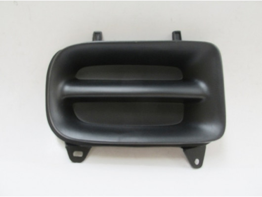 MAZDA 323- FAMILIA- 95/97; SİS LAMBA KAPAĞI SOL SİS DELİKSİZ (TYG)