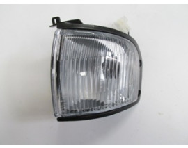 MAZDA B2500- PICK UP- 01/03; ÖN SİNYAL SAĞ BEYAZ (KOTO)