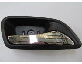 CHEVROLET CRUZE- 09/14; ARKA KAPI İÇ AÇMA KOLU SAĞ SİYAH ELCEĞİ NİKELAJLI (HUSHAN)