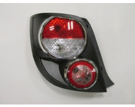CHEVROLET AVEO- HB- 11/13; STOP LAMBASI SOL KIRMIZI/BEYAZ (NİKELAJ ÇERÇEVELİ) (FAMELLA)