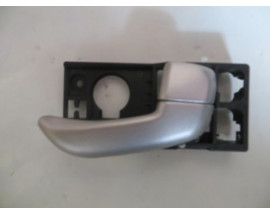 HYUNDAI I10- 08/11; ÖN KAPI İÇ AÇMA KOLU SAĞ GÜMÜŞ GRİ