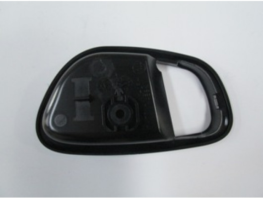 HYUNDAI I10- 08/11; ÖN KAPI IÇ AÇMA KOLU ÇERÇEVESI SAG SIYAH