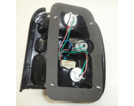 KIA SPORTAGE- 99/02; STOP LAMBASI SAG BEYAZ/KIRMIZI SEFFAF CAMLI (FAMELLA)