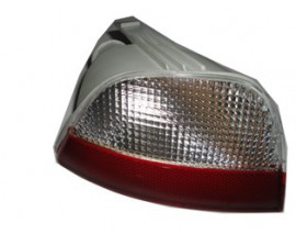 FORD FOCUS- HB- 98/05; ARKA SIS LAMBASI SAG KIRMIZI/BEYAZ (5KAPI) (FAMELLA)