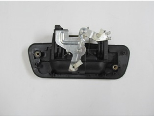 ISUZU D MAX- PICK UP- 07/12; BAGAJ KAPAĞI ORTA AÇMA KOLU SİYAH (KİLİT DELİKSİZ) (BFN)