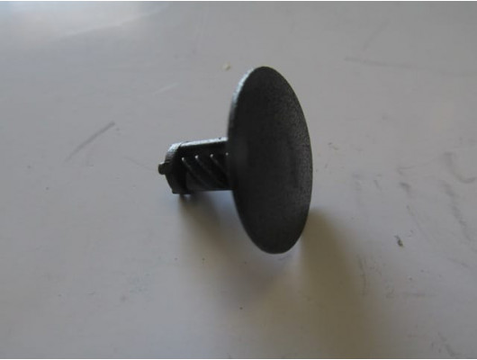 UNIVERSAL UNIVERSAL-; MOTOR KAPUT İZOLATÖR KLİPSİ (FIAT)