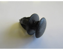 UNIVERSAL UNIVERSAL-; KAPI DÖŞEME KLİPSİ (TRAFIC/KANGOO)