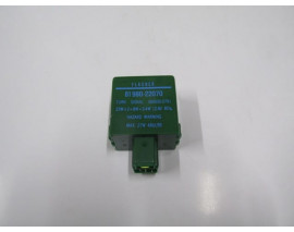 UNIVERSAL UNIVERSAL-; FLAŞÖR (3 UÇLU) YEŞİL TÜM JAPON/KORE ARAÇLARI İÇİN