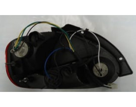 DAEWOO MATIZ- 98/01; STOP LAMBASI SAĞ KIRMIZI/SARI/BEYAZ (SARISI ALTTA) (FAMELLA)