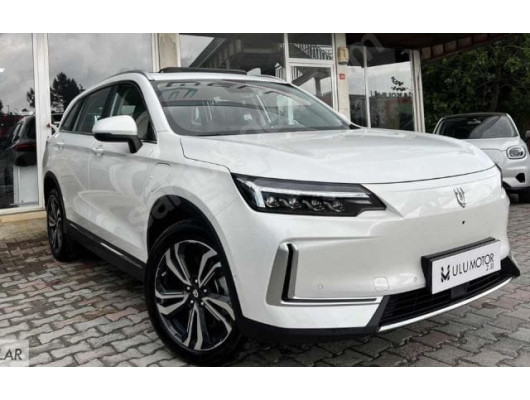 SKYWELL ET5 LEGEND- 2023; ARAÇ BİLGİLERİ VE RESİMLERİ