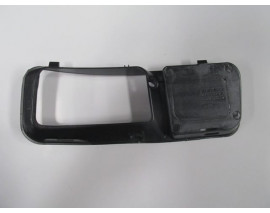 VOLKSWAGEN POLO- CLASSIC- 96/01; SİS LAMBA KAPAĞI SOL SİYAH SİS DELİKLİ