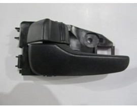 MITSUBISHI LANCER- 04/08; ÖN KAPI İÇ AÇMA KOLU SOL SİYAH (PÜTÜRLÜ TİP) (HUSHAN)