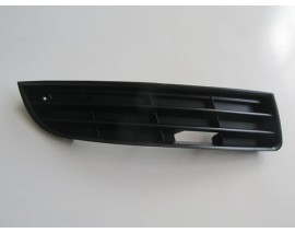 VOLKSWAGEN PASSAT- B6- 05/10; SİS LAMBA KAPAĞI SAĞ SİYAH SİS DELİKSİZ (TÜV)(TYG)