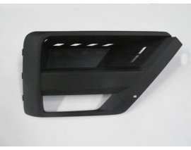 VOLKSWAGEN CRAFTER- 18/25; SİS LAMBA KAPAĞI SAĞ SİS DELİKLİ/SENSÖR DELİKSİZ (TYG)