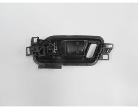 VOLKSWAGEN AMAROK- 11/16; ÖN KAPI İÇ AÇMA KOLU SAĞ SİYAH (ELCEĞİ GÜMÜŞ GRİ) (HUSHAN)