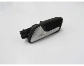 VOLKSWAGEN CADDY- 11/15; ÖN KAPI İÇ AÇMA KOLU SOL SİYAH (ELCEĞİ GÜMÜŞ GRİ) (HUSHAN)