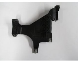 AUDI A4- 13/15; FAR ALT BAĞLANTI BRAKETİ SAĞ (FAR ALT TAŞIYICI) PLASTİK (TW)