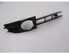 AUDI A6- 05/09; SİS LAMBA KAPAĞI SAĞ SİYAH SİS DELİKLİ (DİZEL)(TÜV)(TYG)