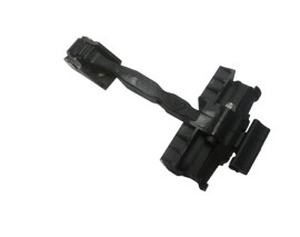 SKODA RAPID- 13/18; ARKA KAPI DURDURUCUSU SAĞ/SOL AYNI (ADET) (KAPI GERGİSİ)